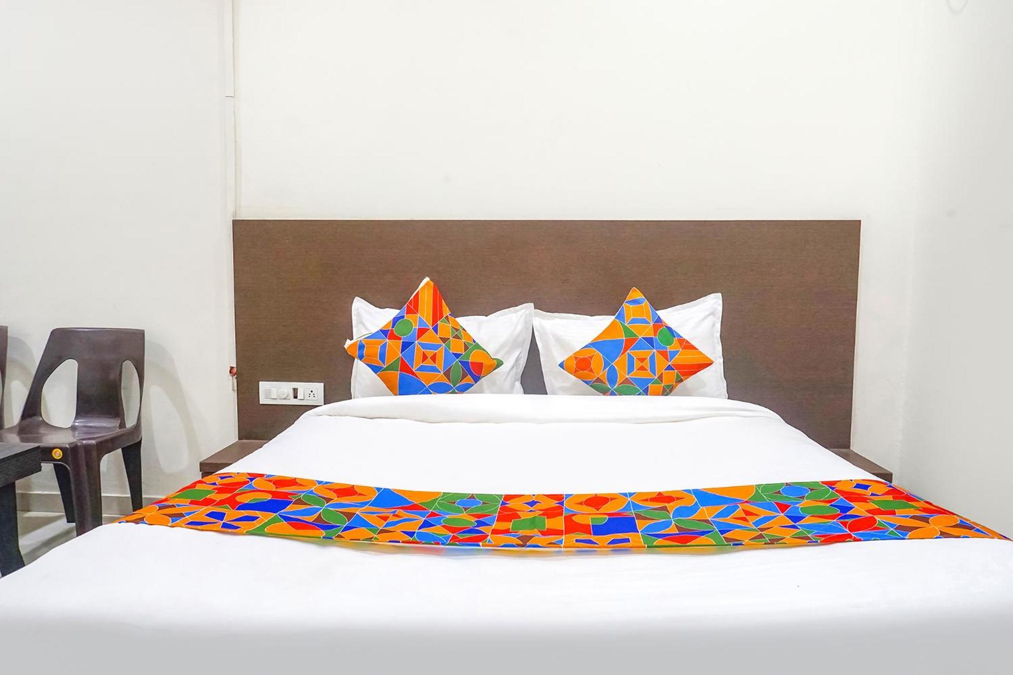 Fabhotel Om Sai - Nr Nashik Railway Station Eksteriør billede