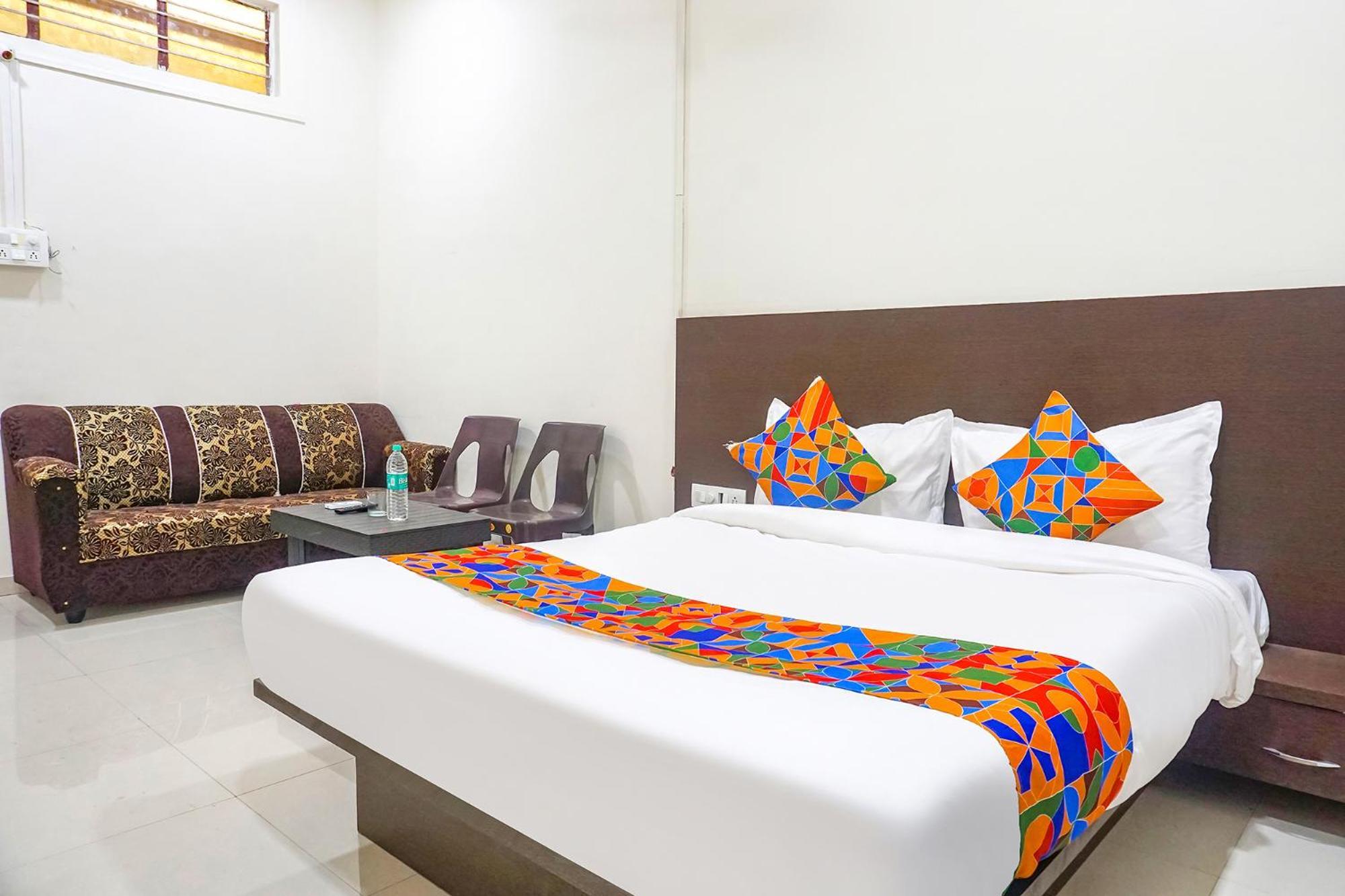 Fabhotel Om Sai - Nr Nashik Railway Station Eksteriør billede