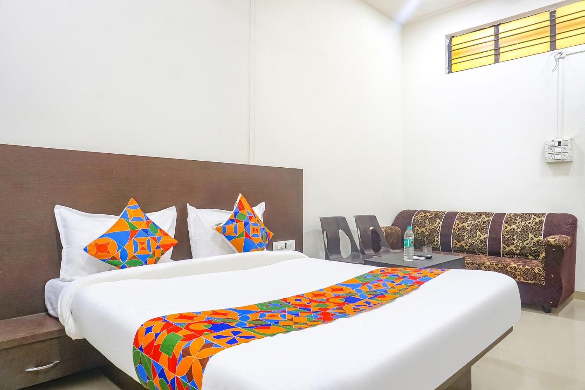 Fabhotel Om Sai - Nr Nashik Railway Station Eksteriør billede