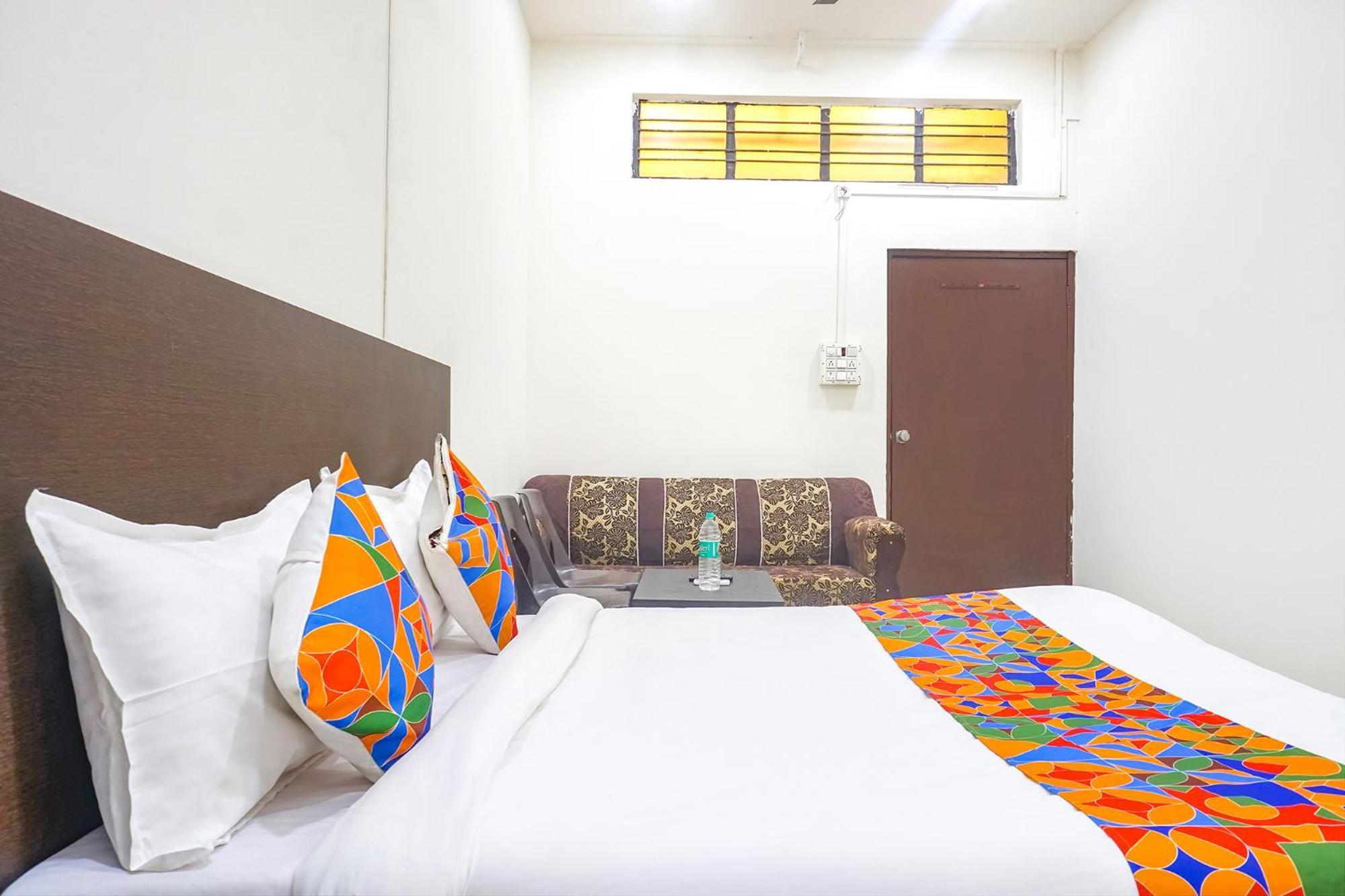 Fabhotel Om Sai - Nr Nashik Railway Station Eksteriør billede